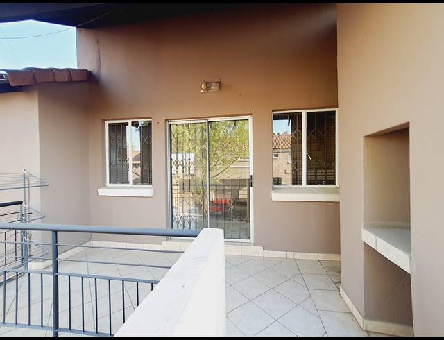 2 BEDROOM APARTMENT FOR SALE IN VORNA VALLEY